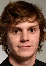 Эван Питерс фото