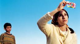 Кадр из фильма "Тысяча месяцев" - 2