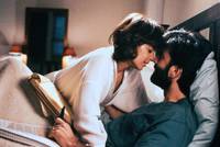 Кадр Рука, качающая колыбель