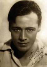 Лесли Фентон фото