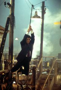 Кадр И целого мира мало