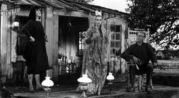 Кадр из фильма "Сквозь тёмное стекло" - 2