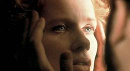 Кадр из фильма "Шепоты и крики" - 1