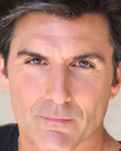 Винсент Ирисарри фото