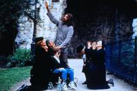 Кадр Услуга, часы и очень большая рыба