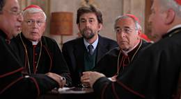 Кадр из фильма "У нас есть Папа" - 1