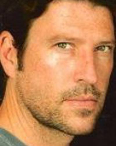 Энтони Майкл Джонс фото