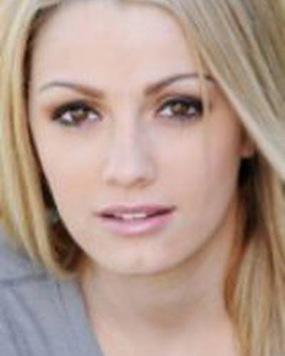 Джулия Стоукстэд фото