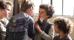 Кадр из фильма "Молли Мун и волшебная книга гипноза" - 2