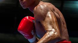 Кадр из фильма "Каменные кулаки" - 2