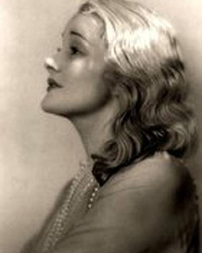 Джинн Иглс фото