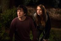 Кадр Бумажные города