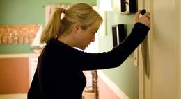 Кадр из фильма "Дело №39" - 2