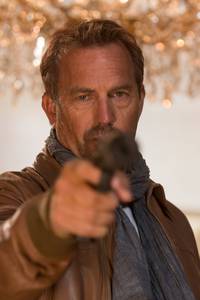 Кадр 3 дня на убийство