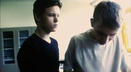 Кадр из фильма "Друзья" - 1