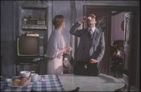 Кадр Человек на коленях