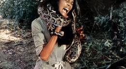 Кадр из фильма "Эммануэль и каннибалы" - 1