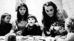 Кадр из фильма "Случайная работа для рабыни" - 2