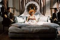 Кадр Зед и два нуля