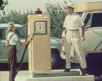 Кадр Королева бензоколонки