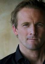 Джулиан Адамс фото