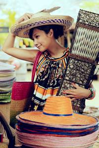 Кадр Вперед, Лала