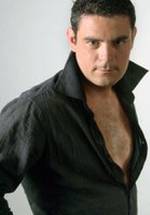 Хулиан Легаспи фото