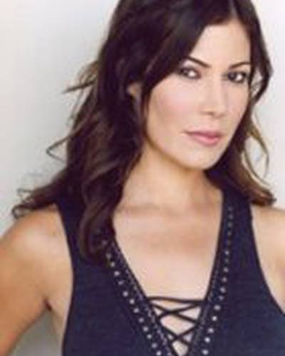 Ирис Алмарио фото