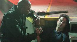 Кадр из фильма "Эдисон" - 2