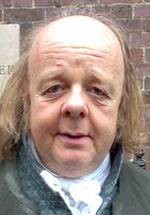 Роджер Эштон-Гриффитс фото