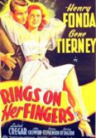 Кольца на её пальцах