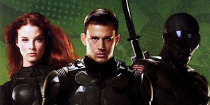 На Рэя Стивенсона "Набросилась Кобра"