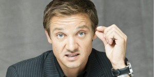 Джереми Реннер опять идет на дело