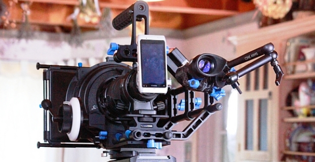 iPhone с объективом во время съёмок фильма