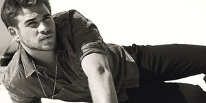 Лиам Хемсворт: Ван Дамм меня ударил