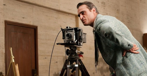 кадр из фильма "Мастер". Хоакин Феникс