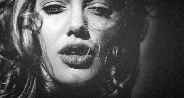 Анджелина Джоли