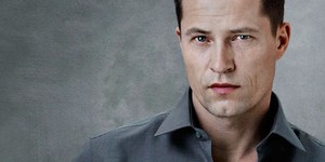 Тиль Швайгер перенес съемки англоязычного ремейка «Хранителя» 