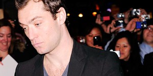 Без тебя: Джуд Лоу бросил фильм вслед за сбежавшим режиссером