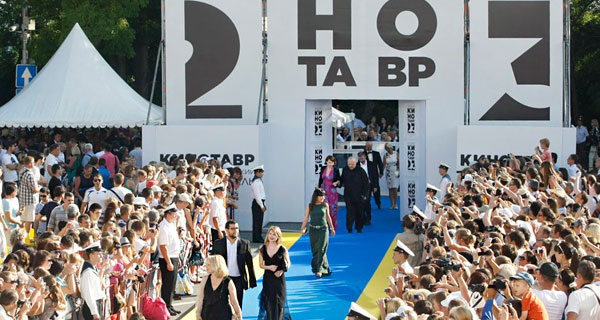 с открытия фестиваля «Кинотавр»