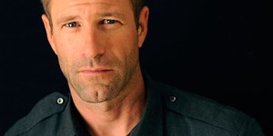 Аарон Экхарт вступит в борьбу с дьяволом