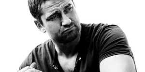 Алекс Пройас сделает Джерарда Батлера богом Алекс Пройас сделает Джерарда Батлера богом