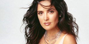 Сальма Хайек защитит честь Джессики Альбы