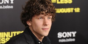 Джесси Айзенберг подписался на дорожное турне