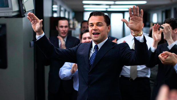 кадр с фильма «Волк с Уолл-стрит»