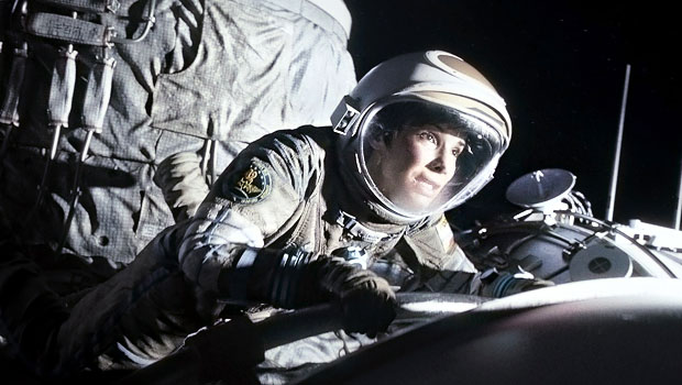 кадр с фильма «Гравитация»