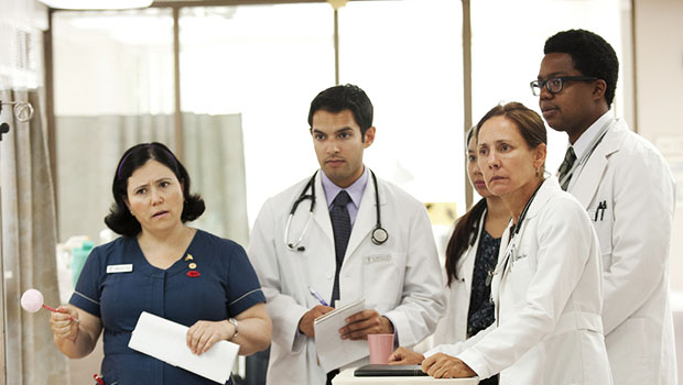 кадр из сериала "Старость – не радость"