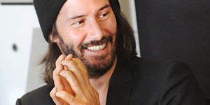 Киану Ривз пригласит домой двух девчонок