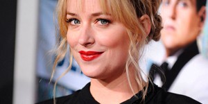 Дакота Джонсон снимется в ремейке «Бассейна»