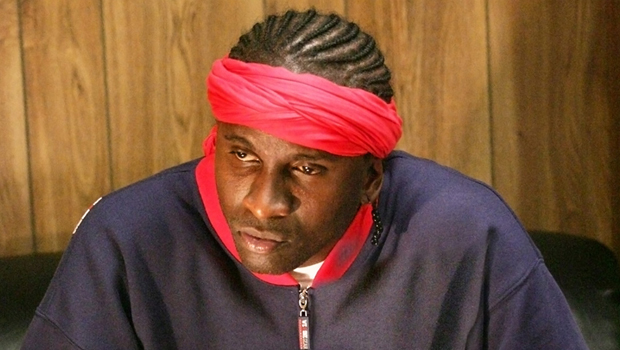 актер Анван Гловер в сериале "Прослушка"